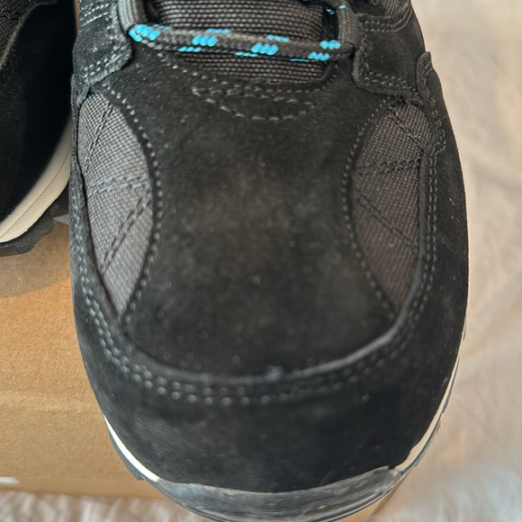 NWB Black waterproof sneakers size 10. Brand new in box - Picture 5 of 8